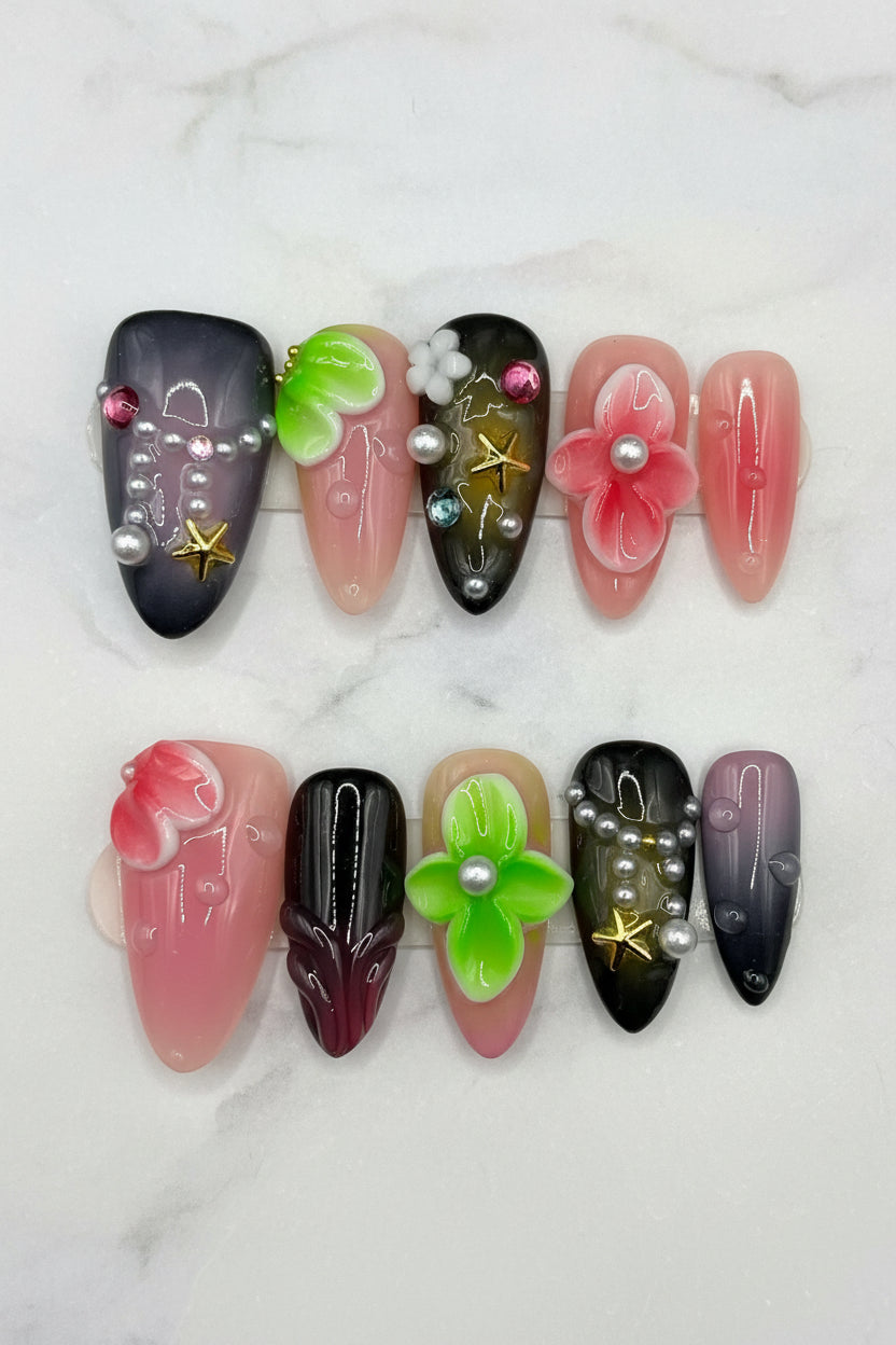Bloom Noir